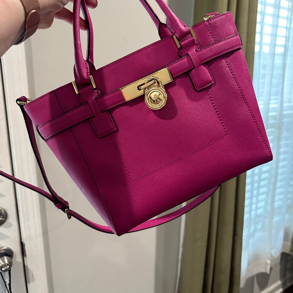 MICHAEL KORS FUCHSIA LEATHER SHOULDER BAG